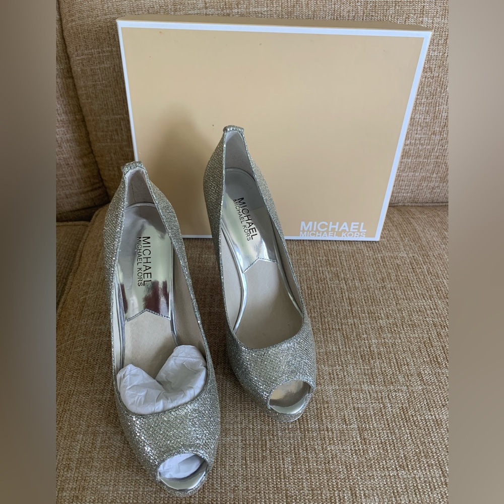Michael Michael Kors York Platform Women US Size 7.5 Silver Platform Heel